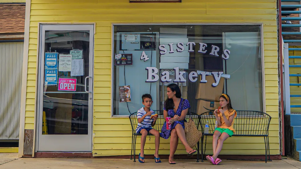 Best Malasadas on Maui Four Sisters Bakery