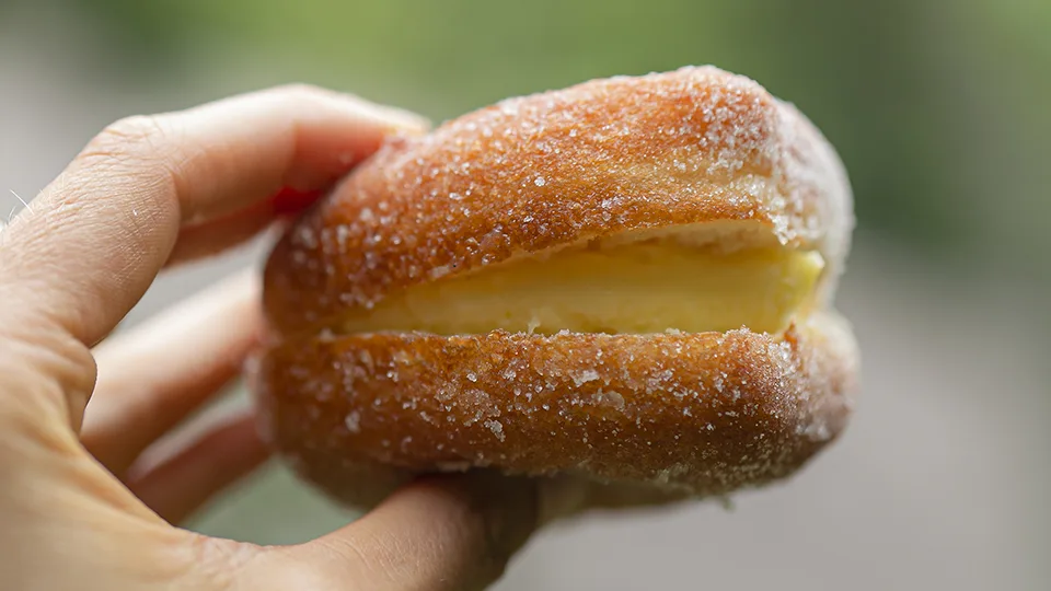 Best Malasadas on Maui Four Sisters Bakery