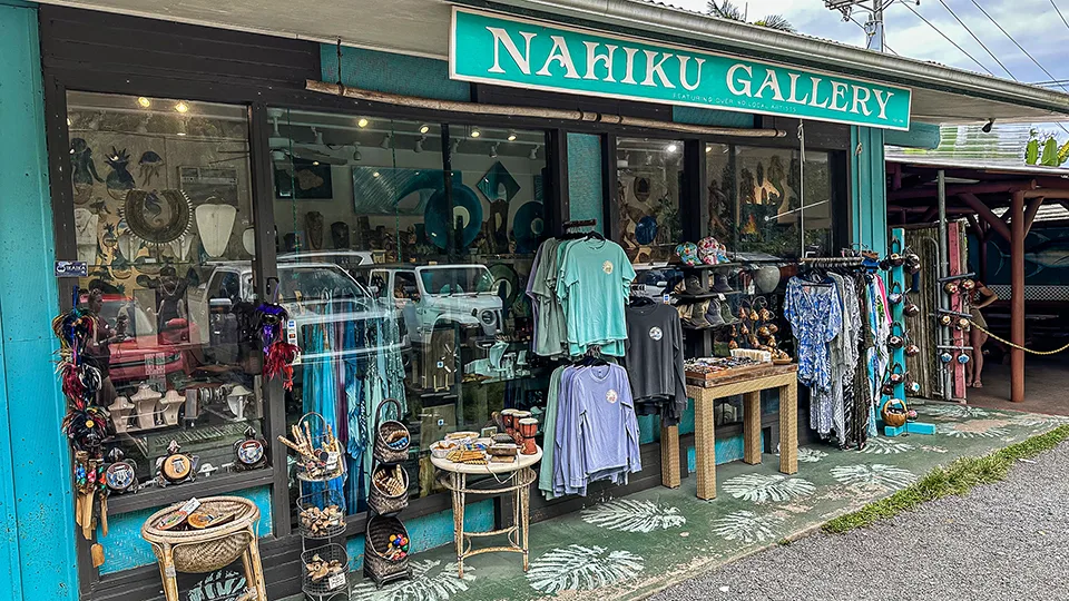 Best Places to Find Souvenirs on Maui Nahiku Marketplace