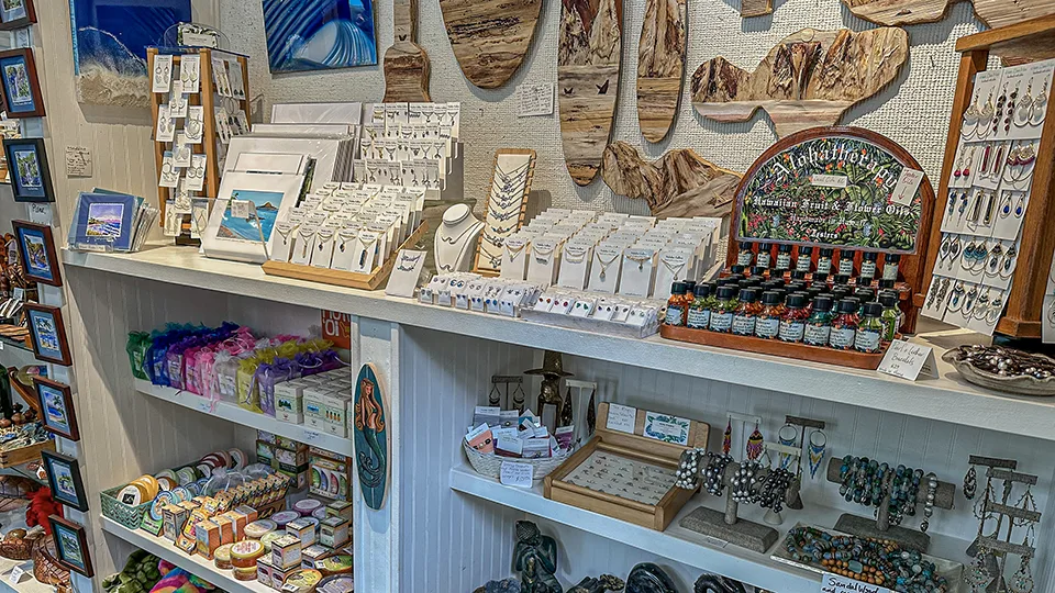 Best Places to Buy Souvenirs on Maui Nahiku Marketplace