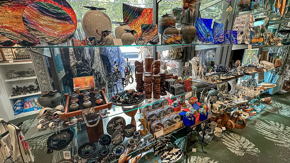 Best Places to Look for Souvenirs on Maui Nahiku Marketplace