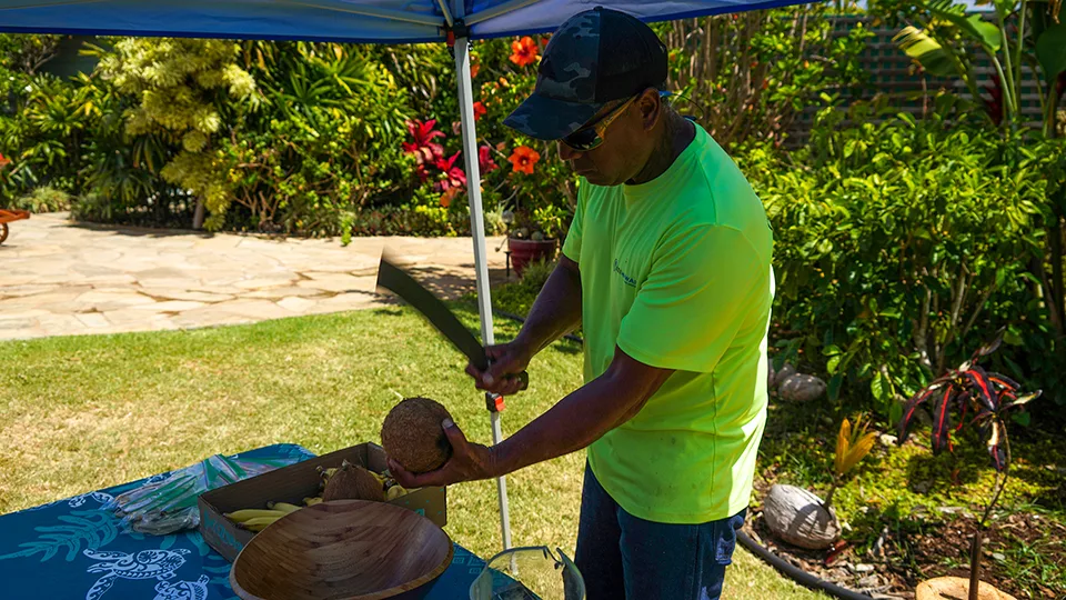 Best Farm Tours on Maui Pueo Farm