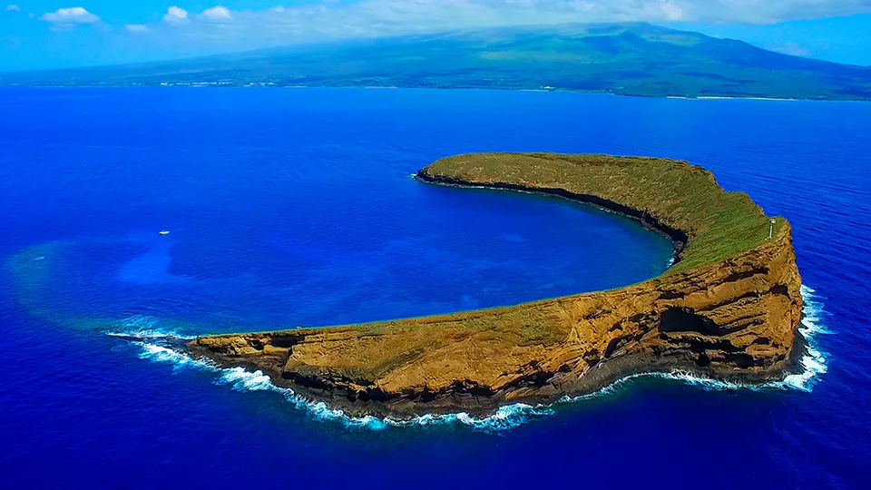 Best Attractions on Maui Molokini Crater