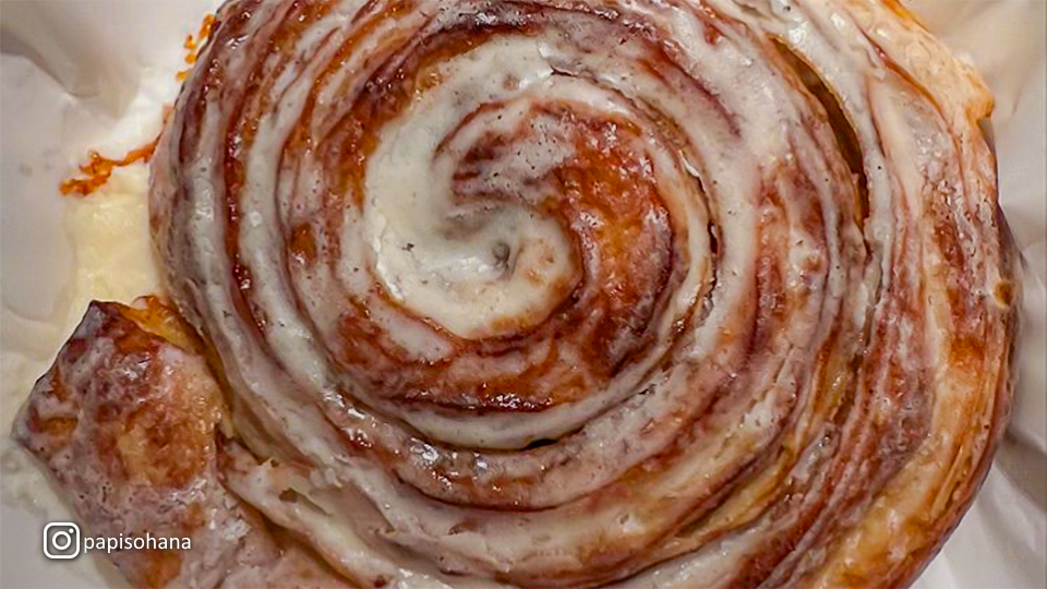 King David's Cinnamon Roll up close at Papi's Ohana.