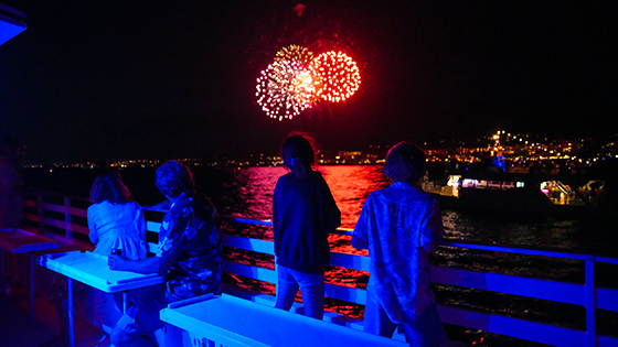 New Year's Eve Fireworks Show Pride of Maui 'Elua